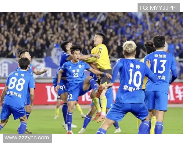 南京篮球队比赛经验引发热议球迷对战术选择和球员表现展开激烈讨论